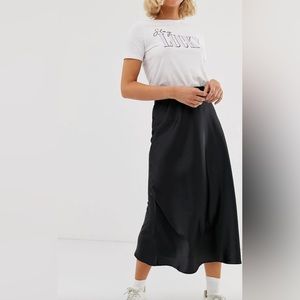 ASOS New Look Satin Midi Skirt NWOT Size 6